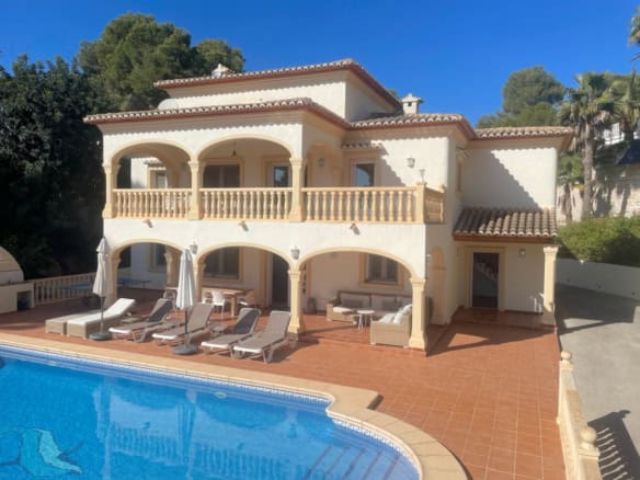 South facing 6 bed Villa for sale in Moravit | Moraira
