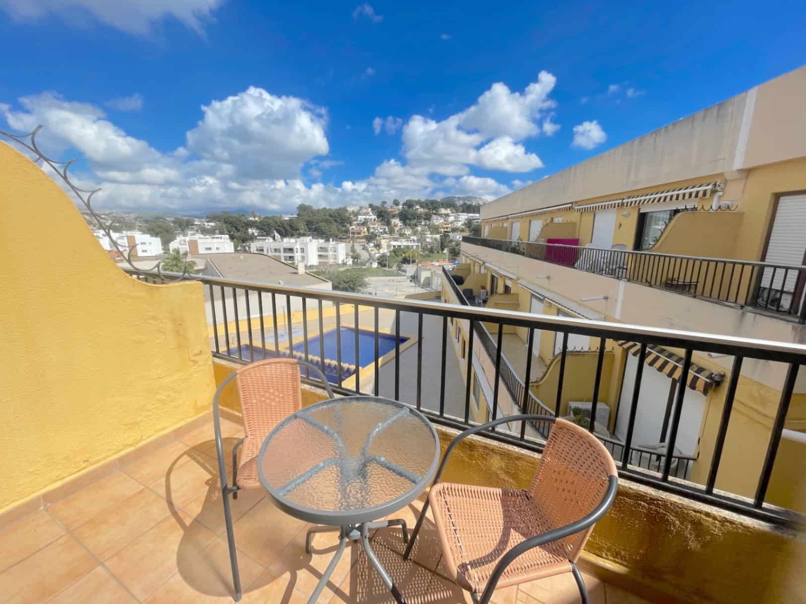 Ideal easy lock-up and go apartment for sale in Moraira center