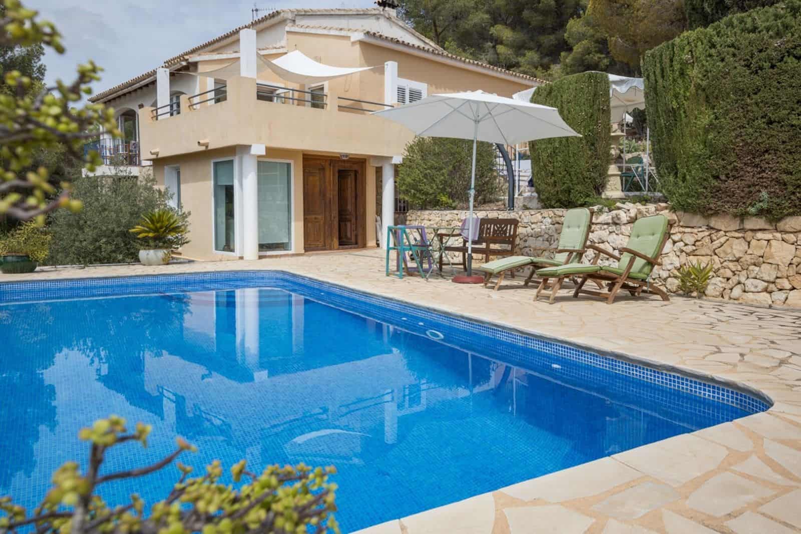 Traditional Finca-Style Villa with Sea Views in Moraira