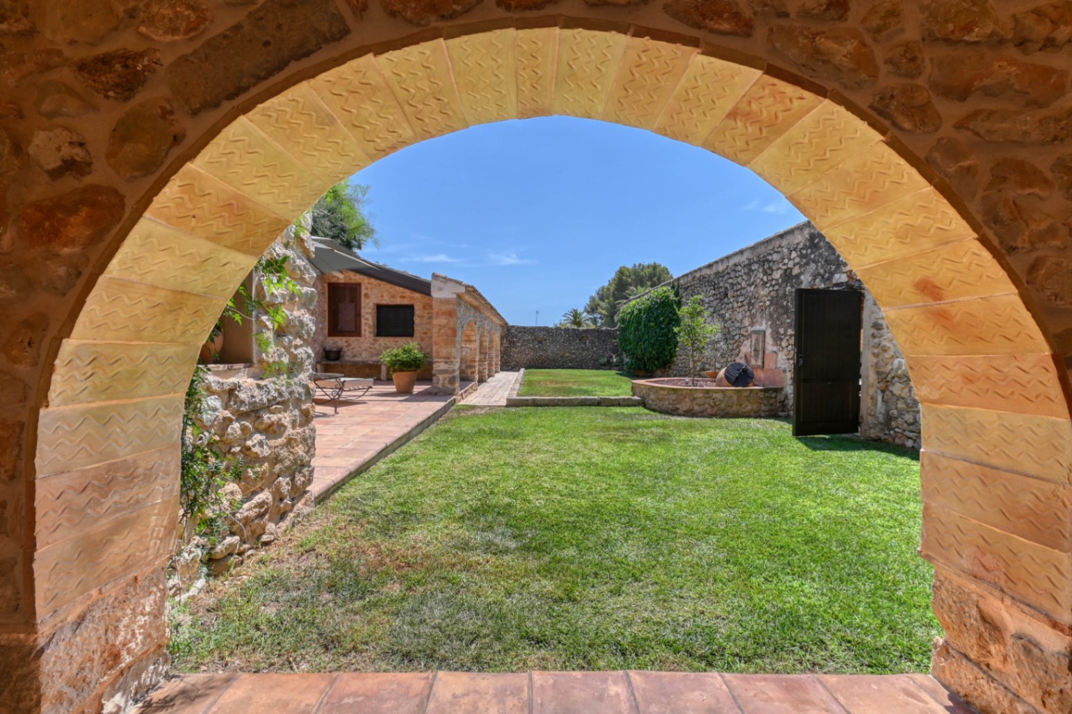 RE02-703658 villa for sale in Jalón