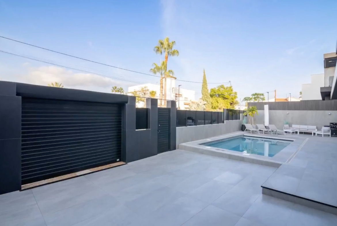 RE02-556141 villa zum verkauf in Albir