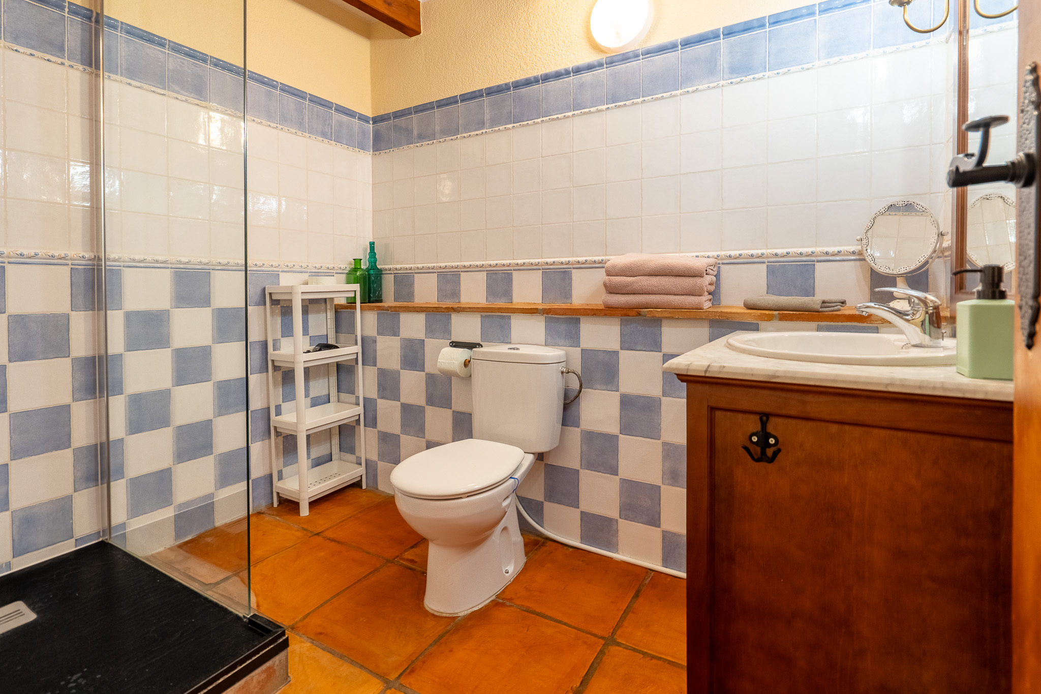 RE02-377620  commercial_premises à la vente à Sagra