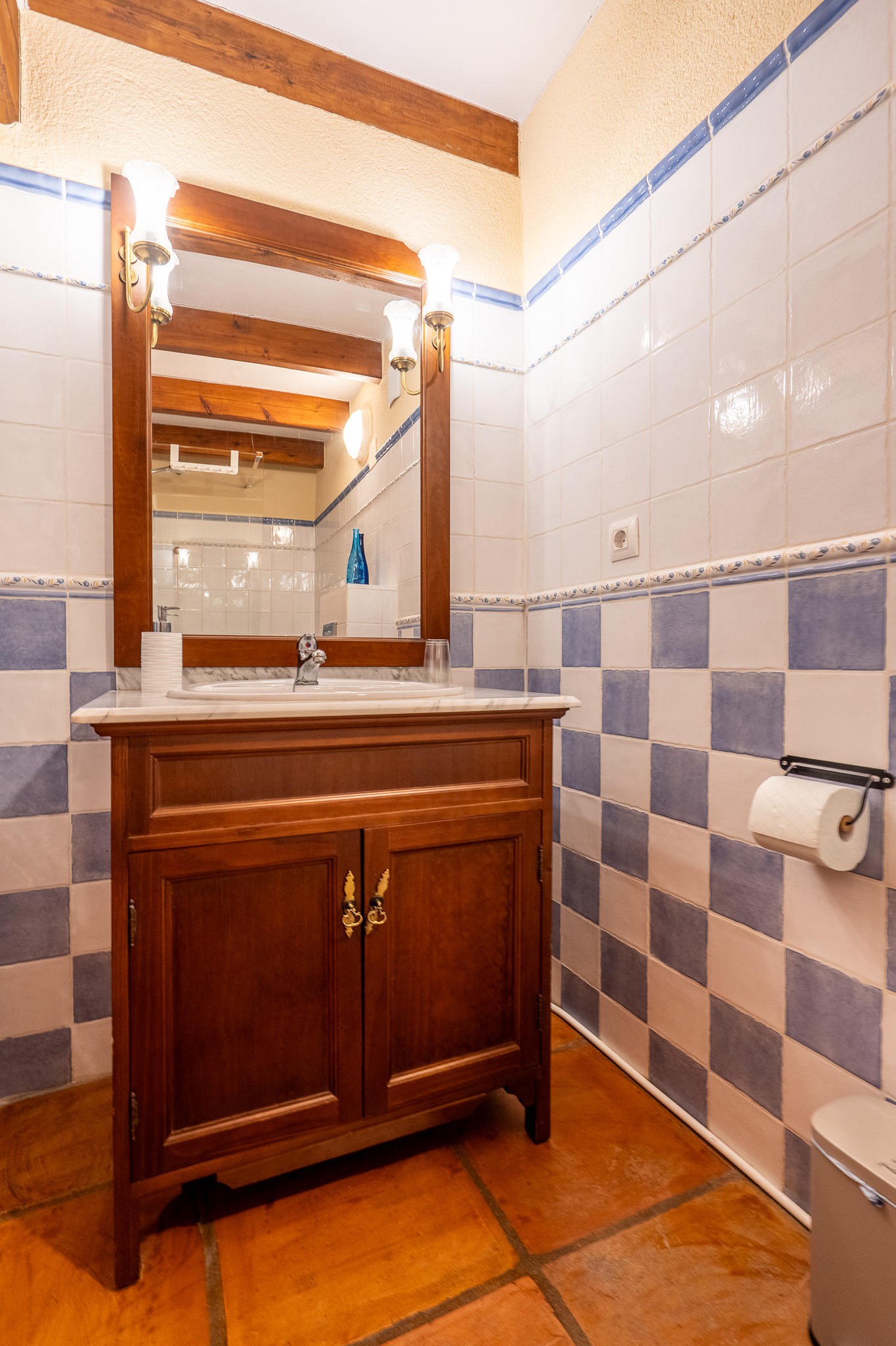 RE02-377620  commercial_premises à la vente à Sagra