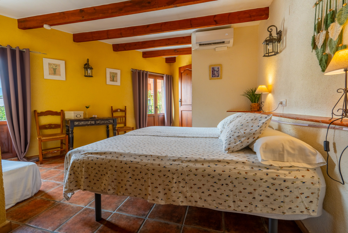 RE02-377620  commercial_premises à la vente à Sagra