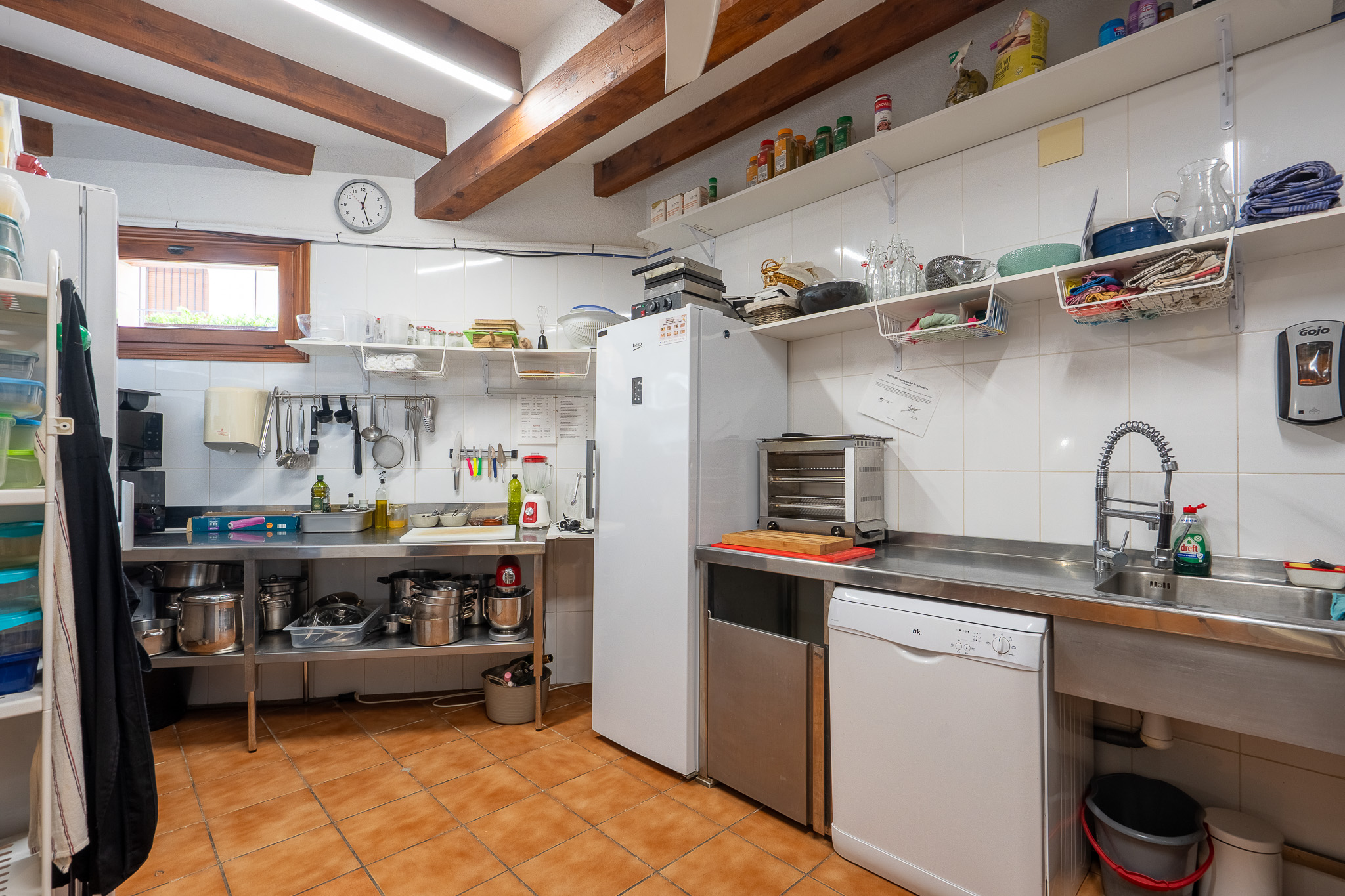RE02-377620  commercial_premises à la vente à Sagra
