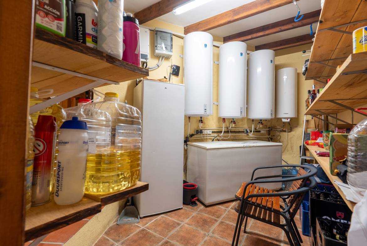 RE02-377620  commercial_premises à la vente à Sagra