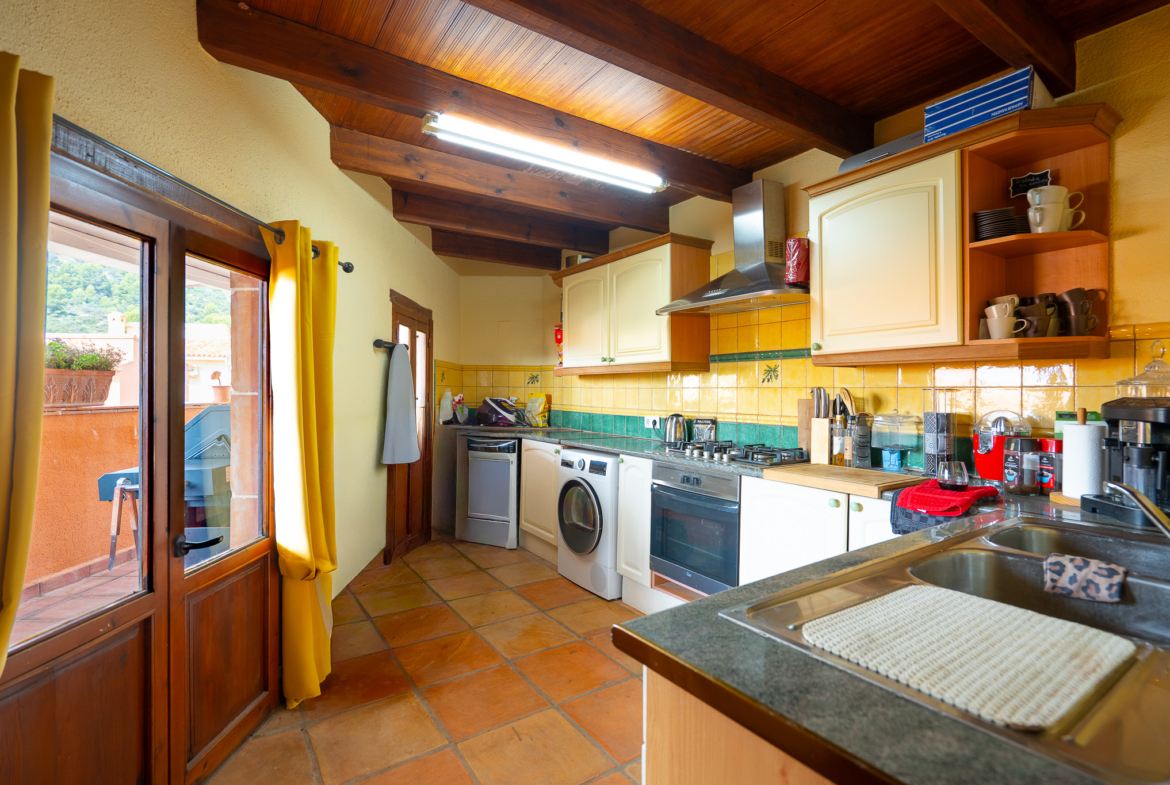 RE02-377620  commercial_premises à la vente à Sagra