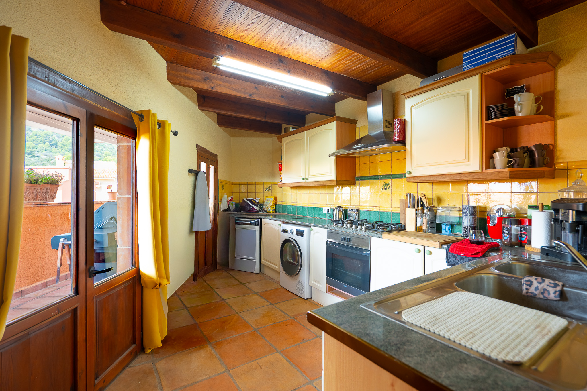RE02-377620  commercial_premises à la vente à Sagra