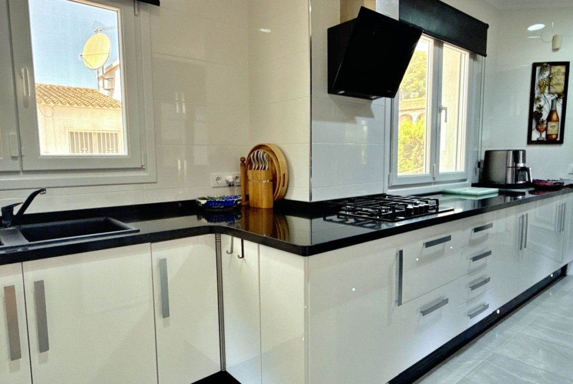 RE02-784904 villa zum verkauf in Moraira