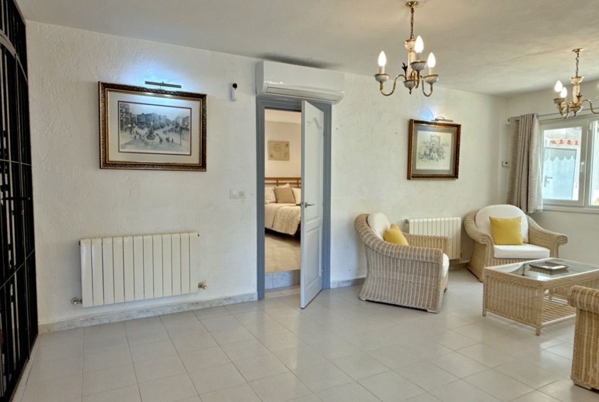 RE02-784904 villa zum verkauf in Moraira