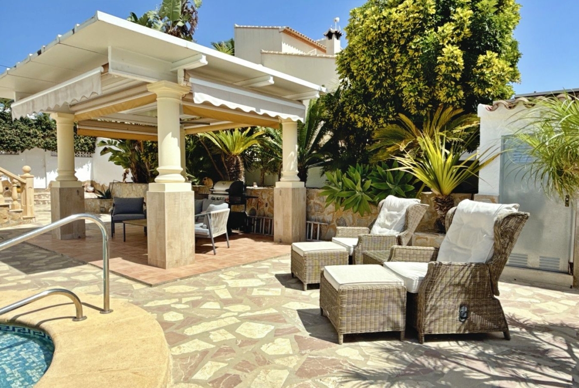 RE02-784904 villa zum verkauf in Moraira