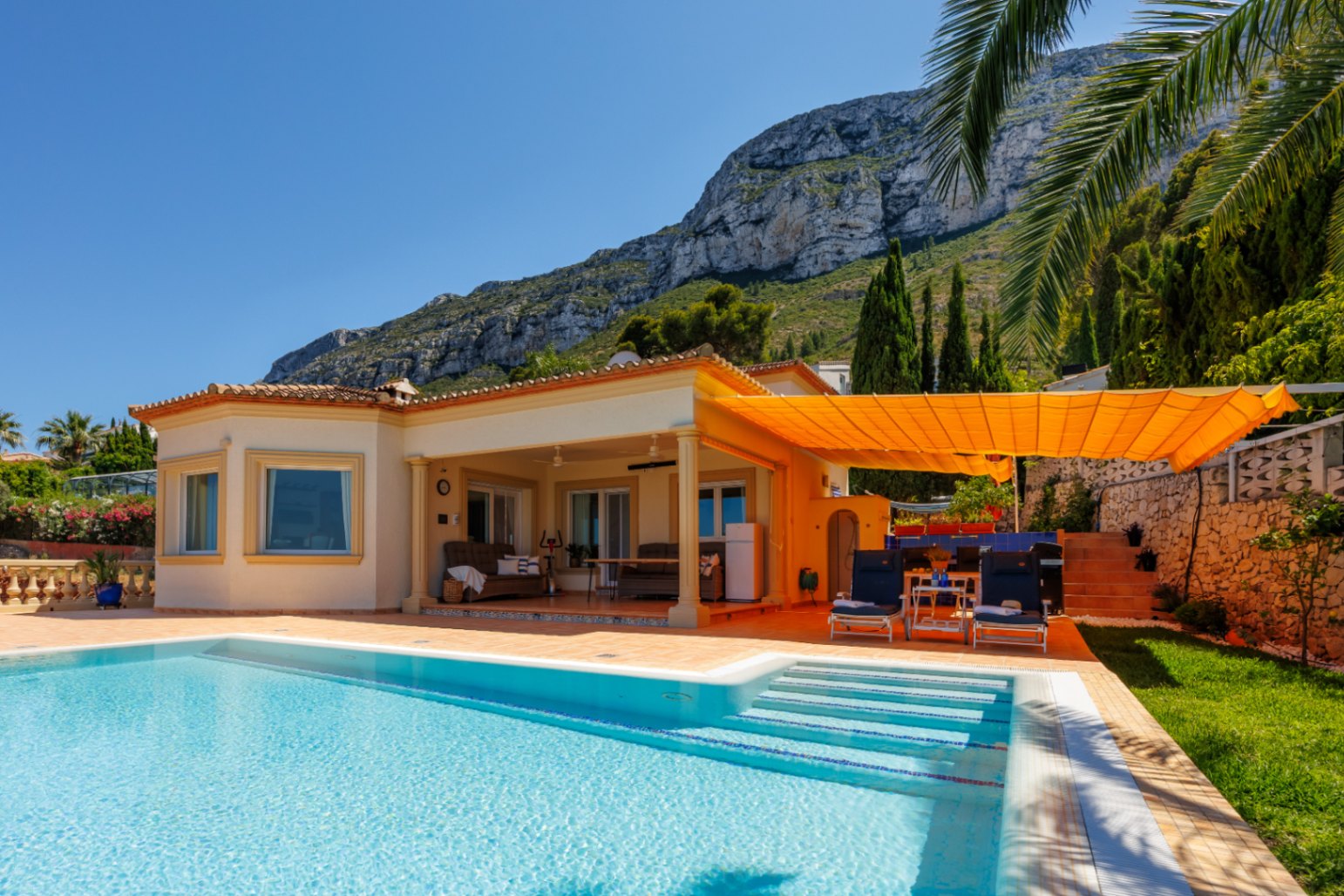 villa for sale in Denia