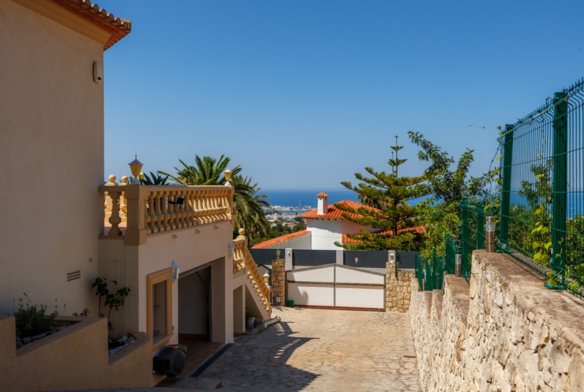 RE02-134204 villa for sale in Denia