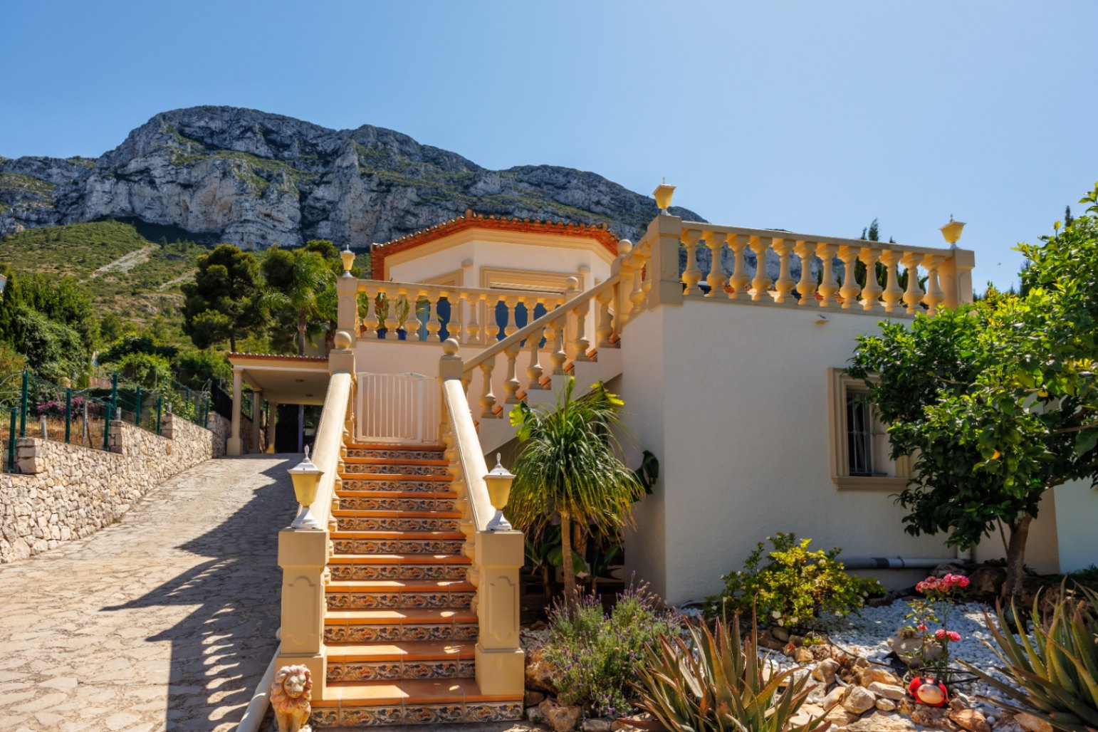 RE02-134204 villa for sale in Denia