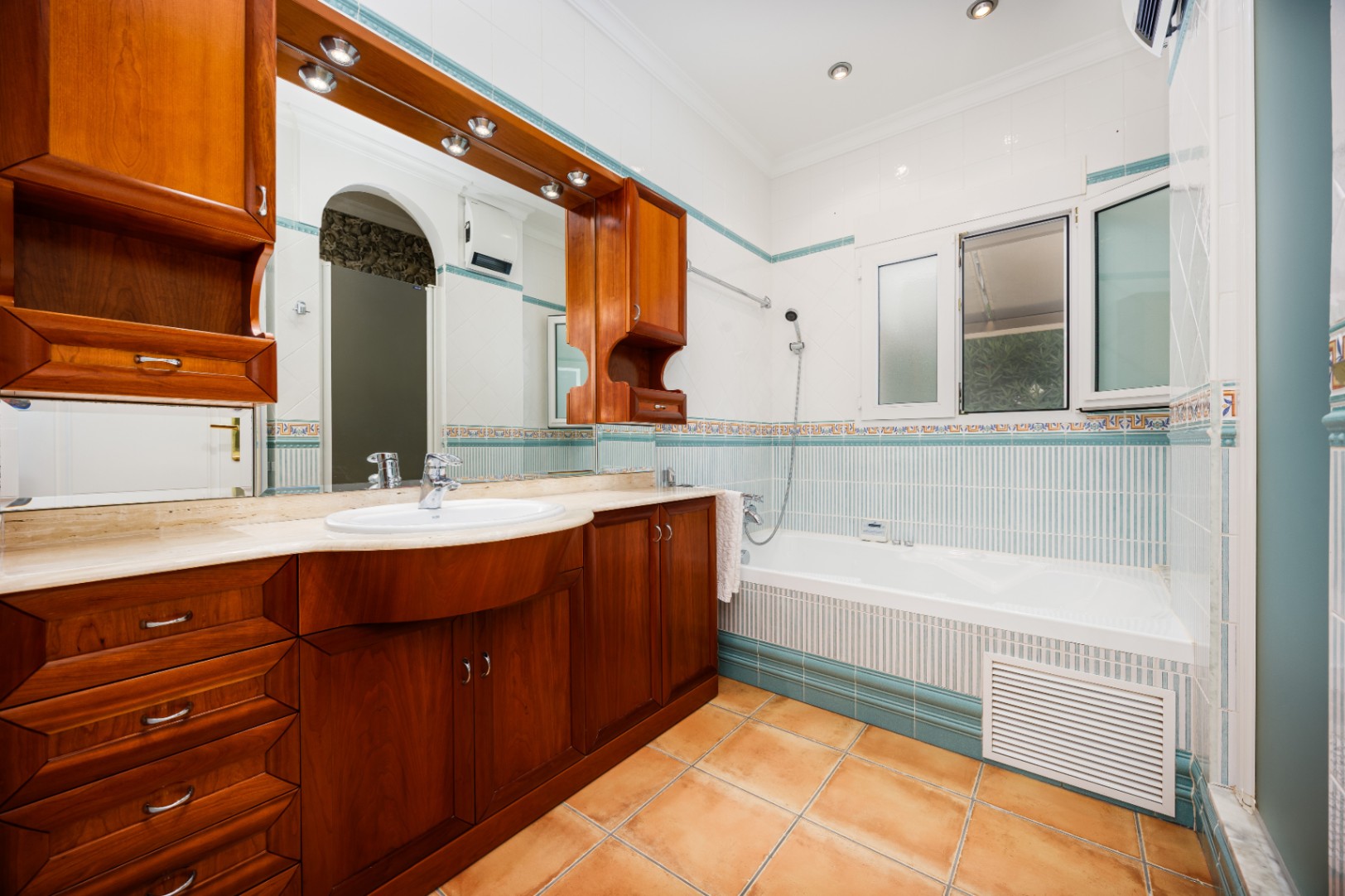 RE02-134204 villa for sale in Denia
