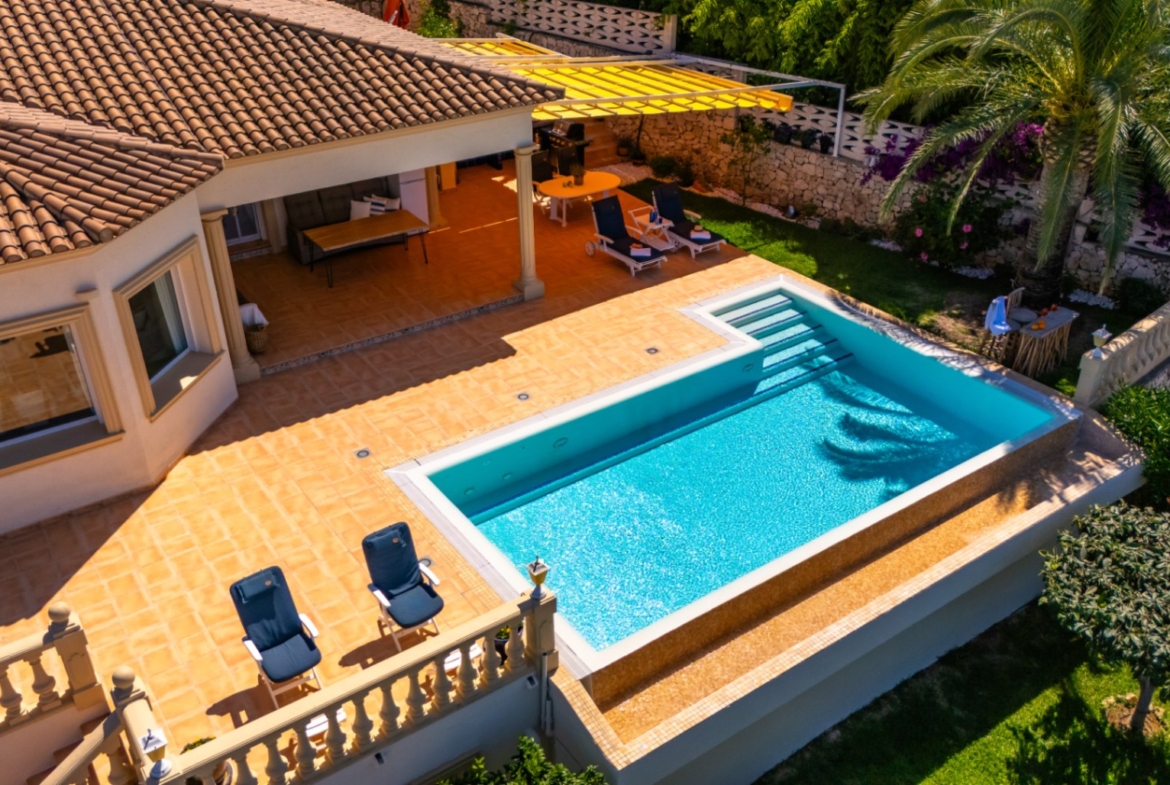 RE02-134204 villa for sale in Denia