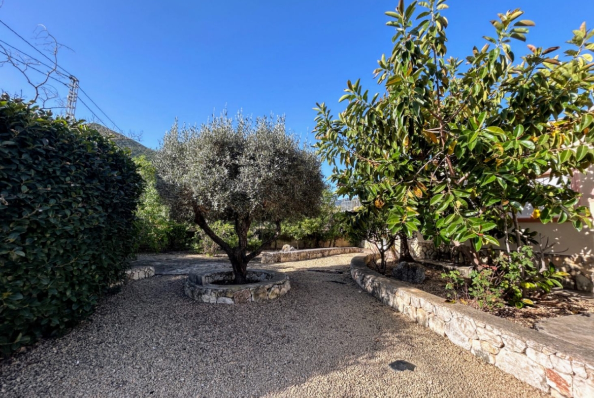 RE02-447952  villa à la vente à Jalón