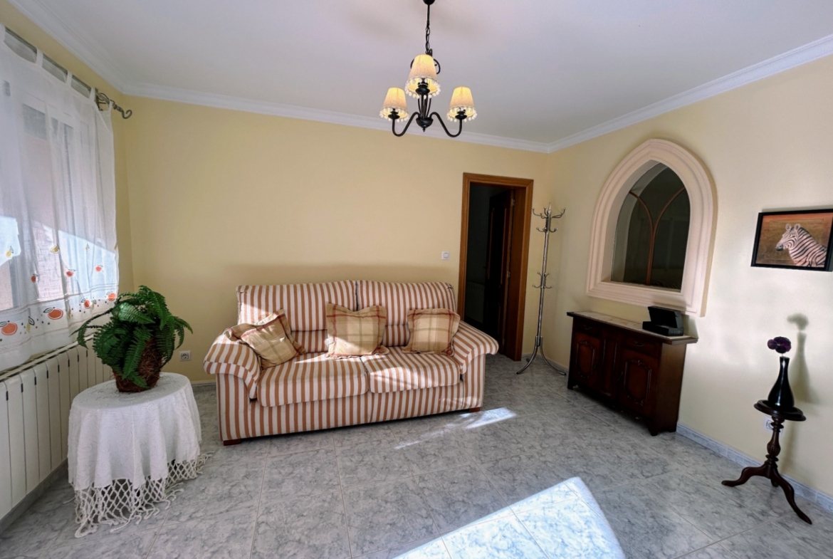 RE02-447952  villa à la vente à Jalón