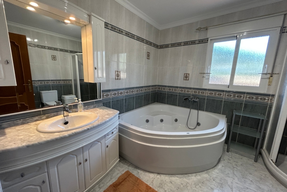 RE02-447952  villa à la vente à Jalón