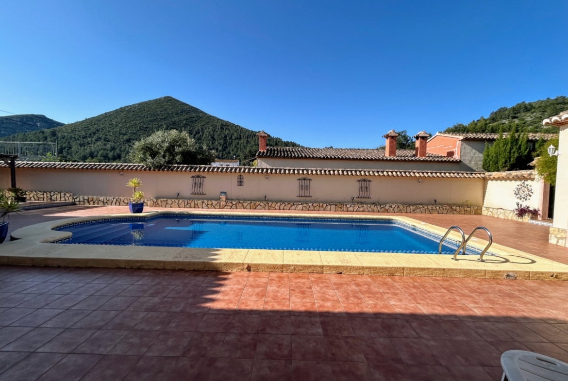 RE02-447952  villa à la vente à Jalón
