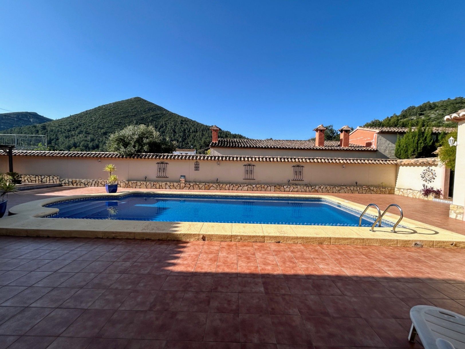 RE02-447952  villa à la vente à Jalón