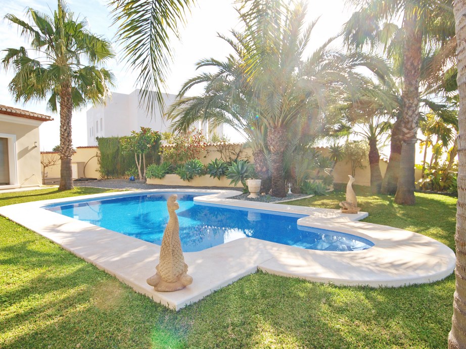 RE09-1I6EZCA Villa for sale in Benissa