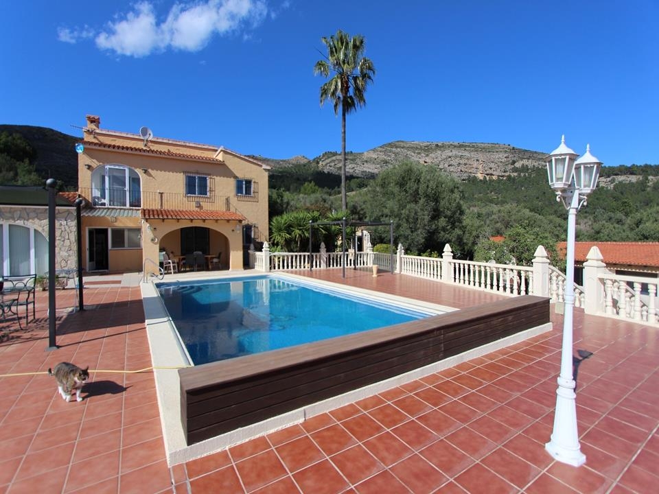 RE02-185180 villa for sale in Jalón