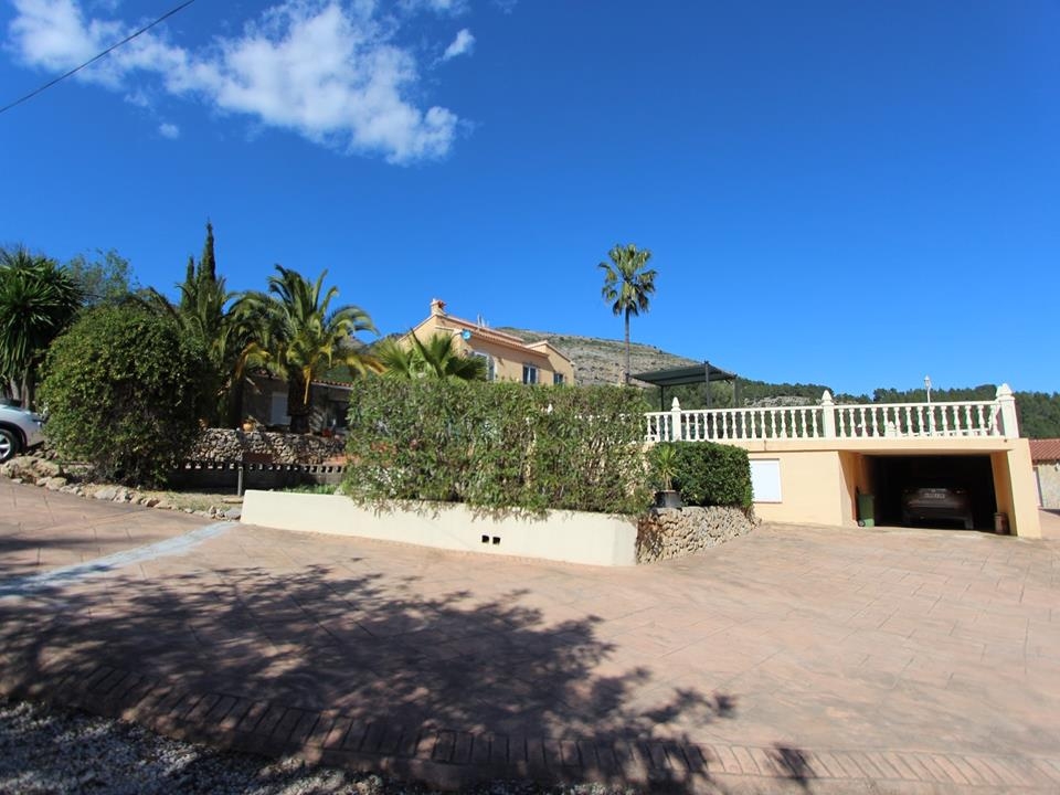 RE02-185180 villa for sale in Jalón