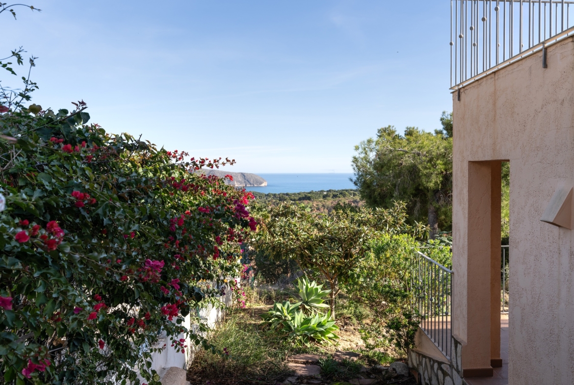 RE03-941740 Villa for sale in Moraira