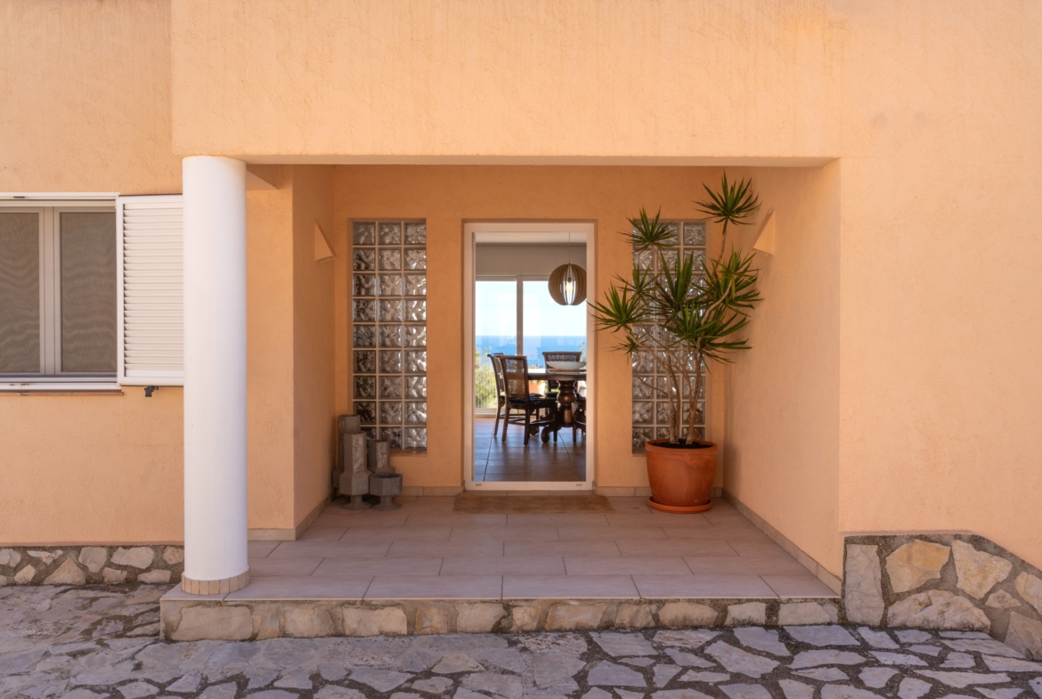 RE03-941740 Villa for sale in Moraira