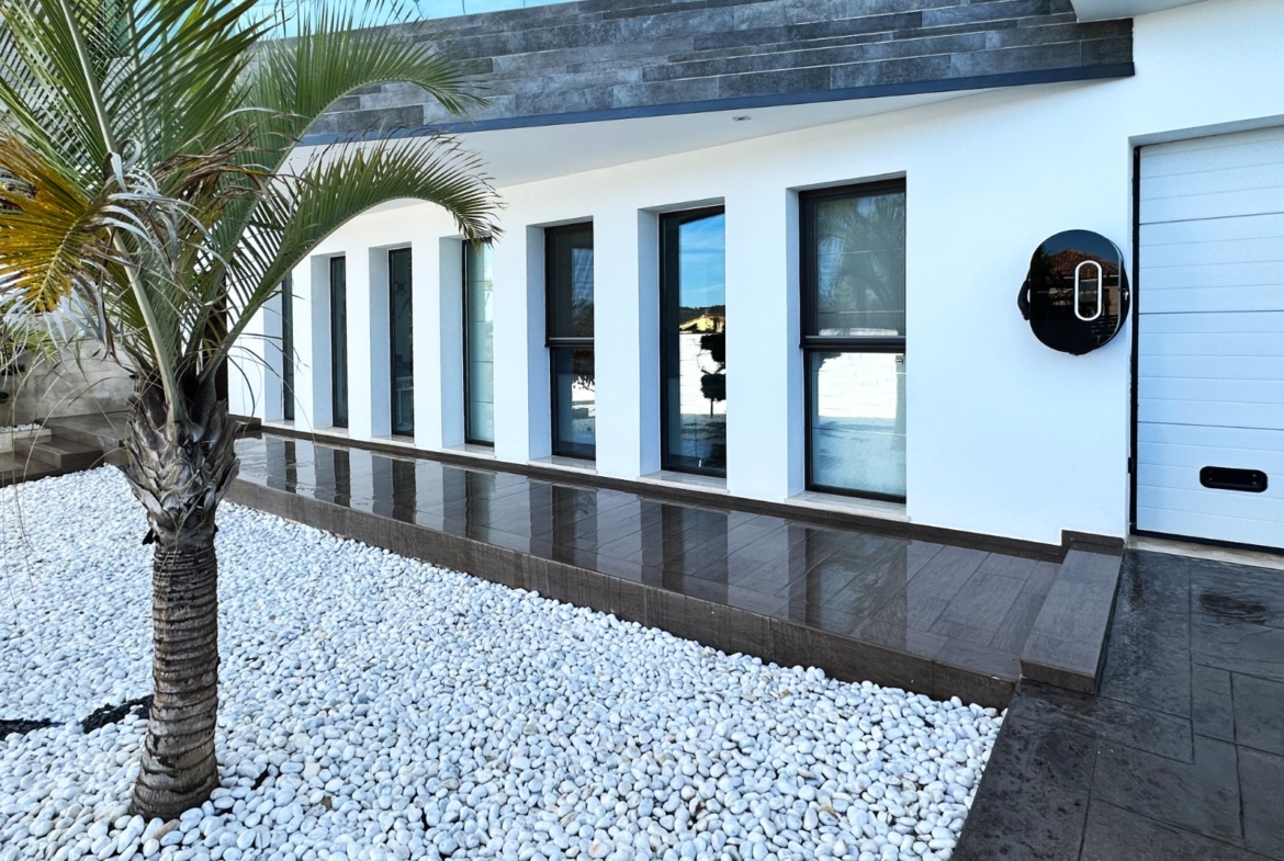 RE03-563711 Villa zum verkauf in Jávea/xàbia