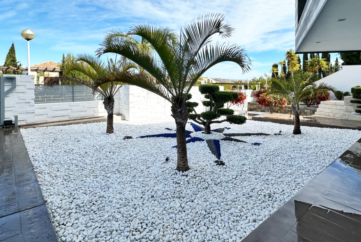 RE03-563711 Villa zum verkauf in Jávea/xàbia