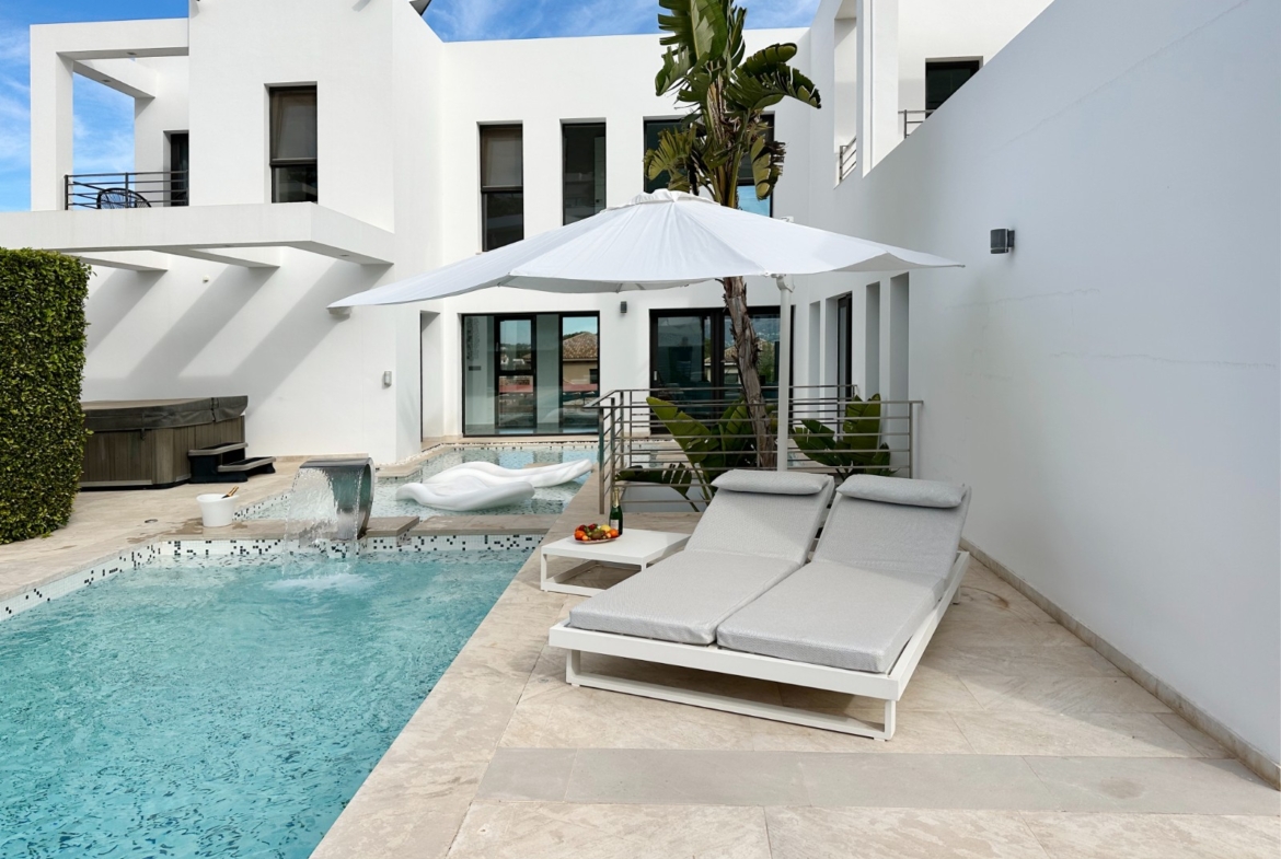 RE03-563711 Villa zum verkauf in Jávea/xàbia