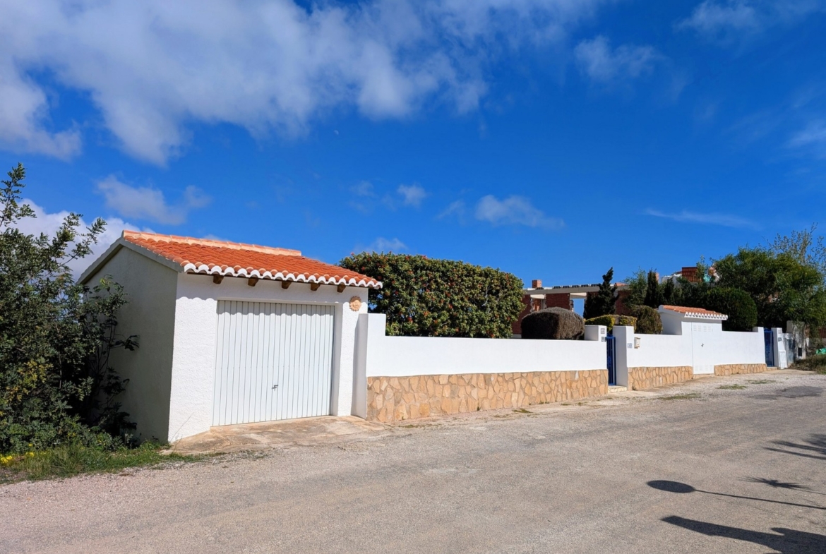 RE06-E4VFKT  Villa en venta en Benitachell