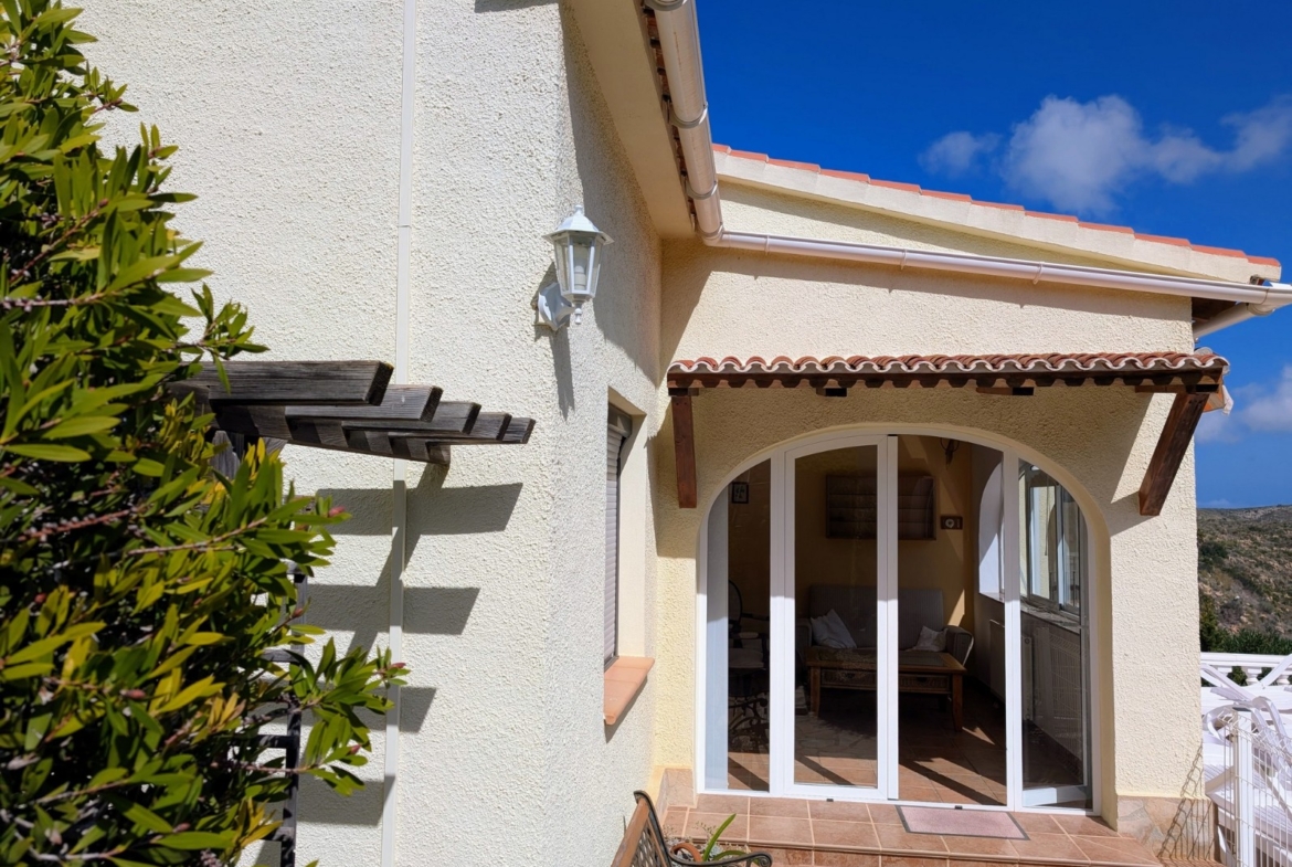 RE06-E4VFKT  Villa en venta en Benitachell