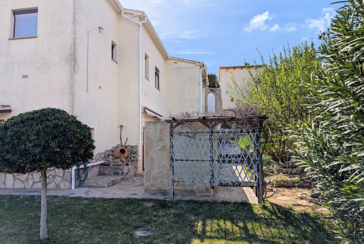 RE06-E4VFKT  Villa en venta en Benitachell