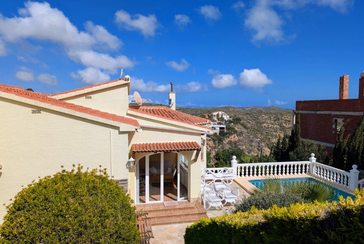 RE06-E4VFKT  Villa en venta en Benitachell
