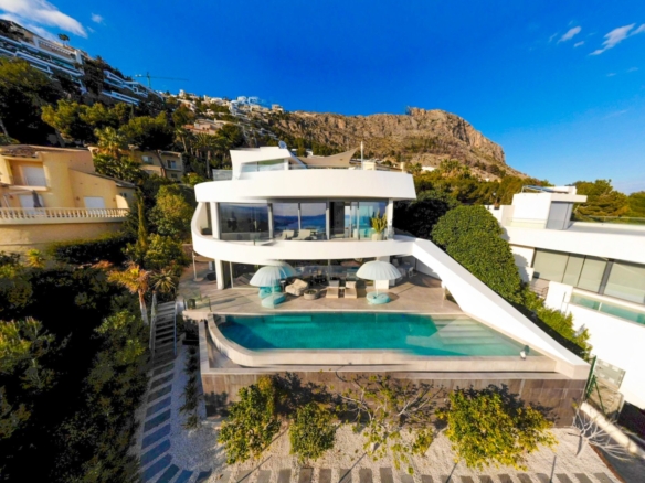 Villa for sale in Altea