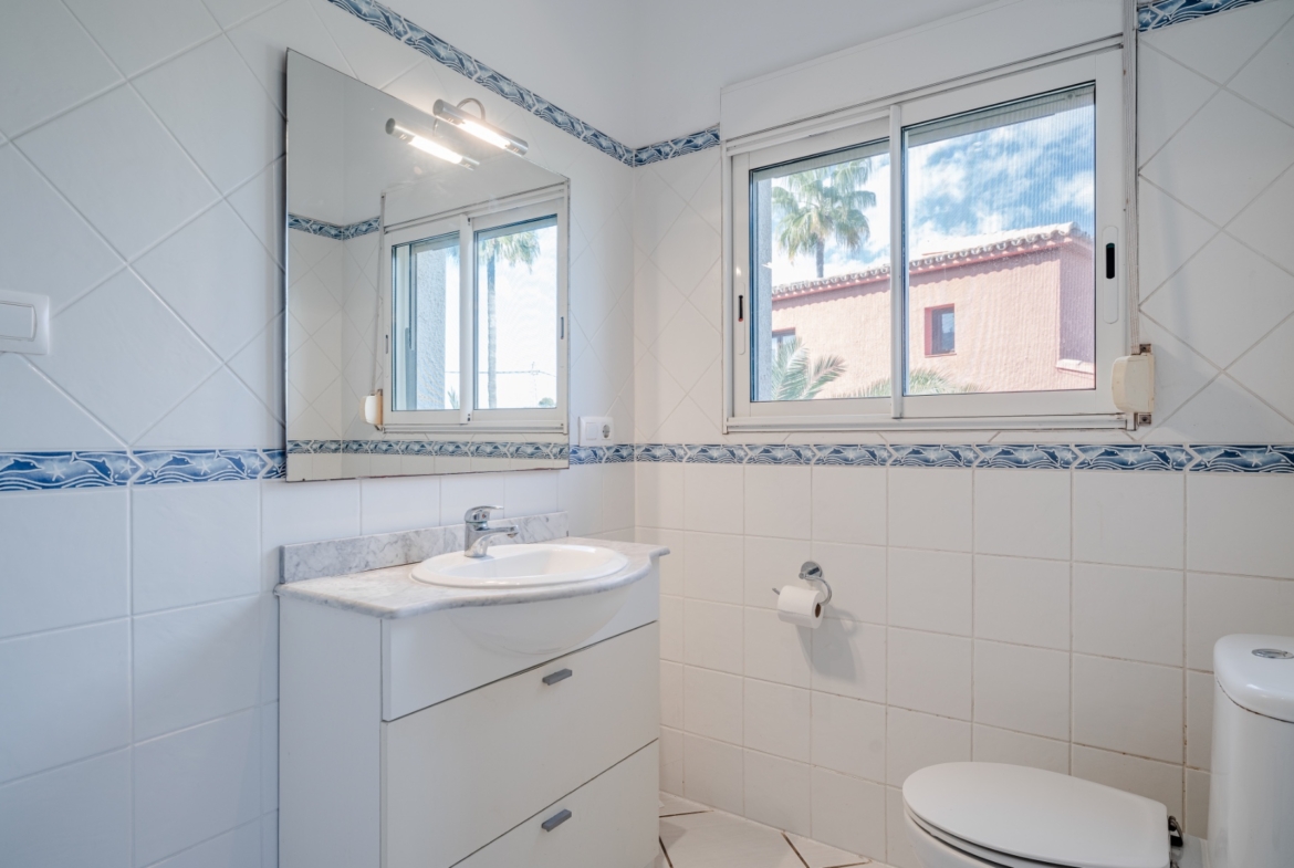 RE03-895001 Villa zum verkauf in Moraira