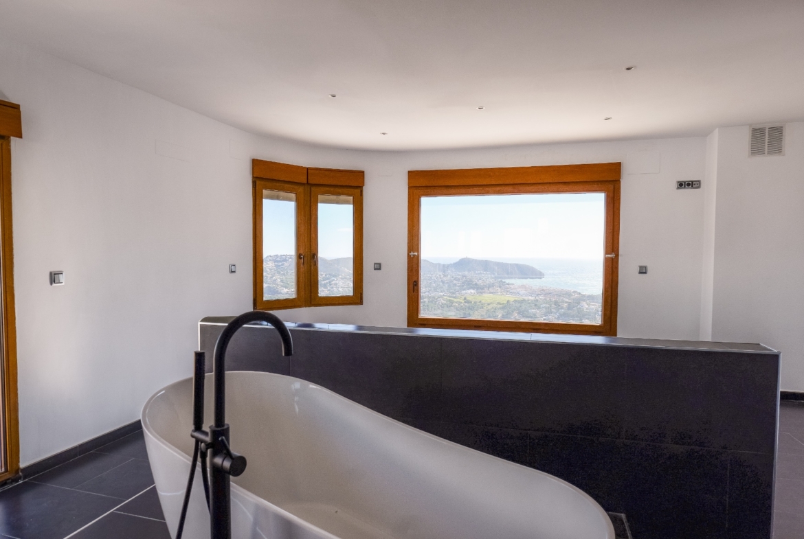 RE03-283308  Villa à la vente à Moraira