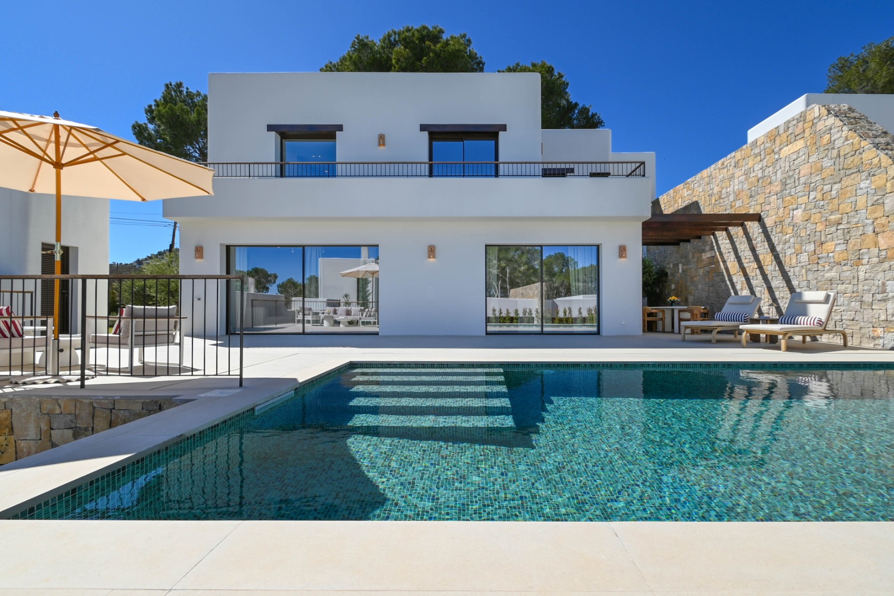 RE03-886435 Villa zum verkauf in Moraira
