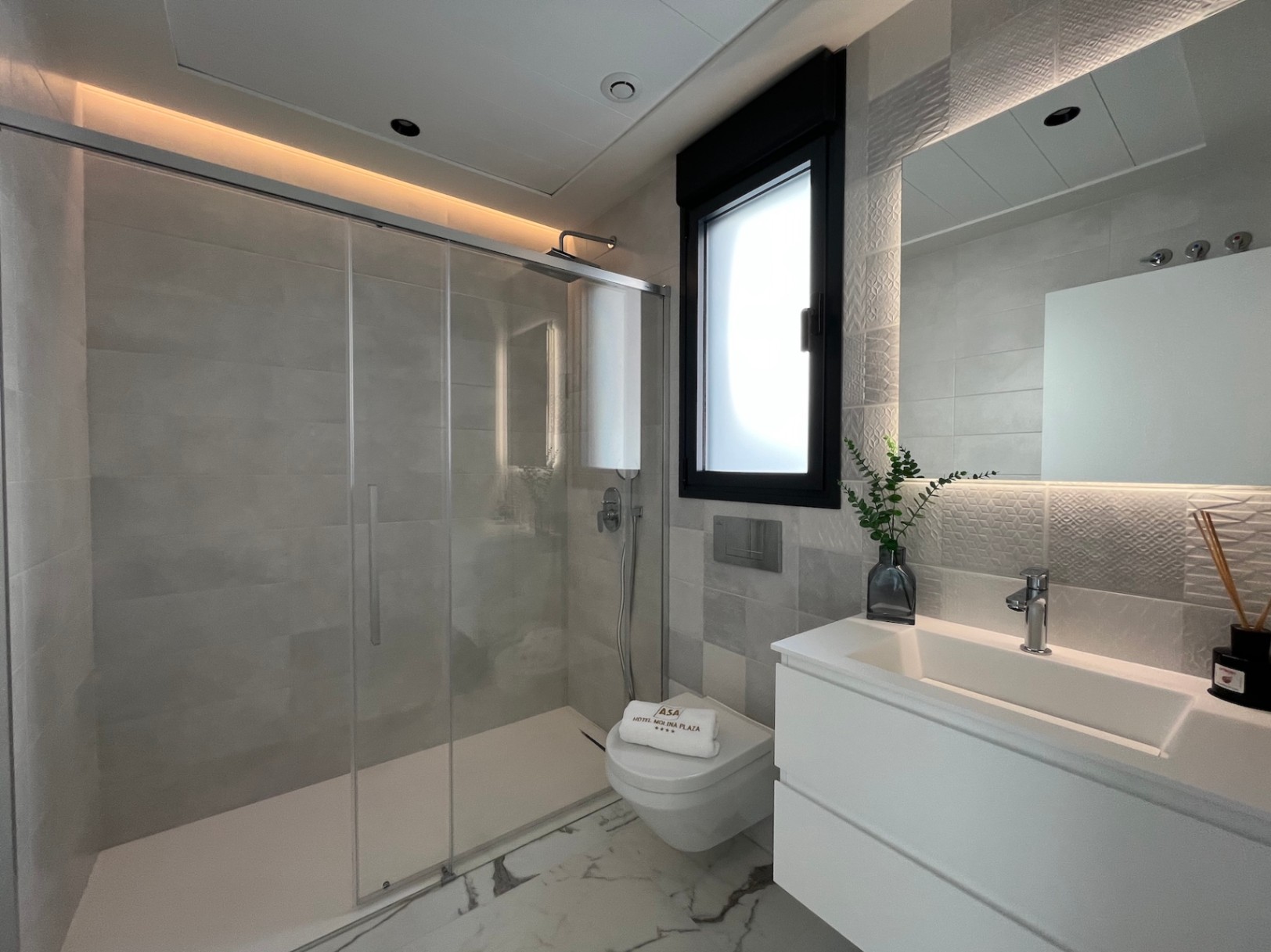 ready-new-build-for-sale-in-denia-shower-room RE02-621988 villa zum verkauf in Denia