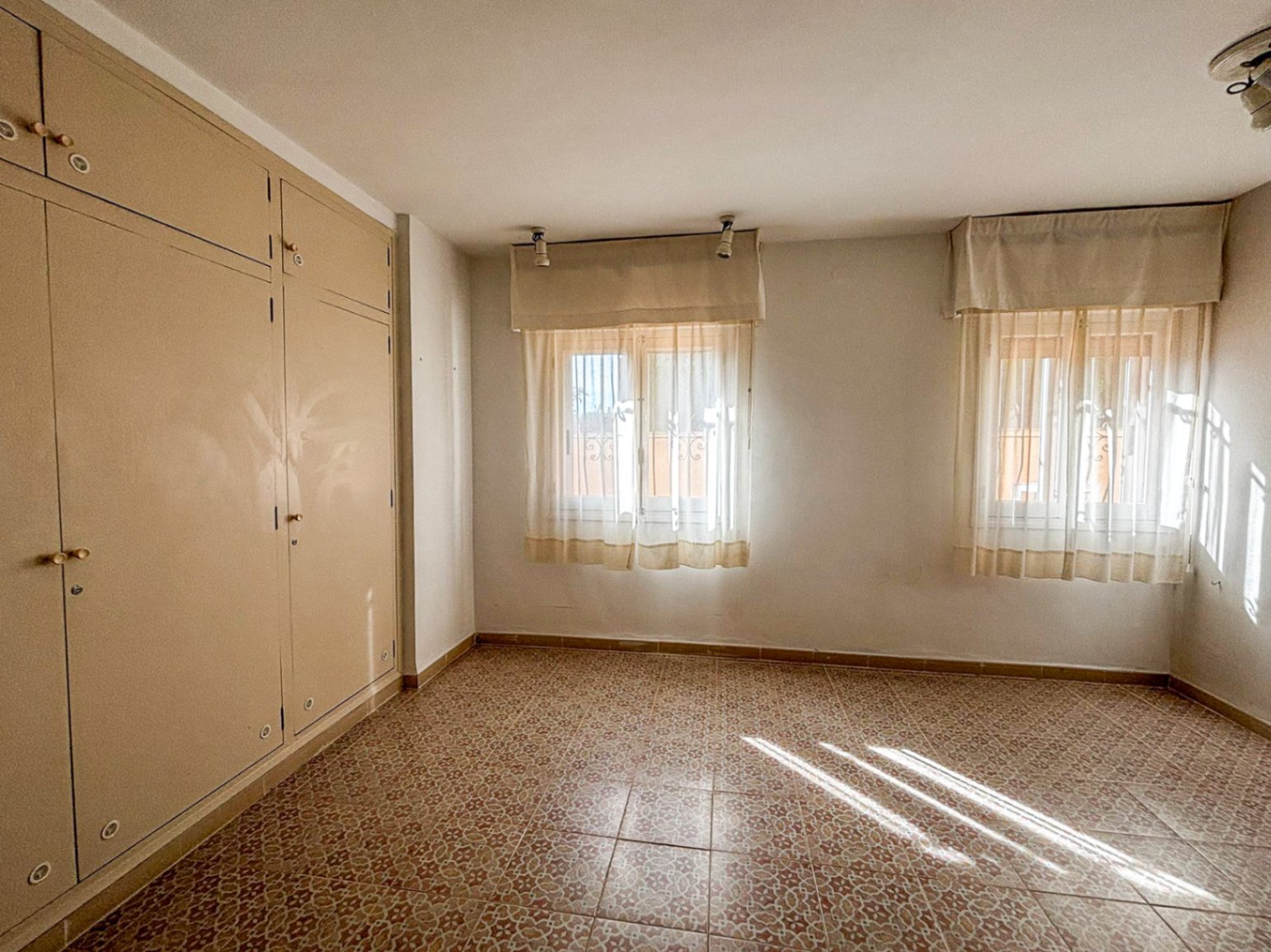 rustic-detached-house-for-sale-walking-distance-to-pedreguer-town-centre-11 RE02-133028 villa en venta en Pedreguer