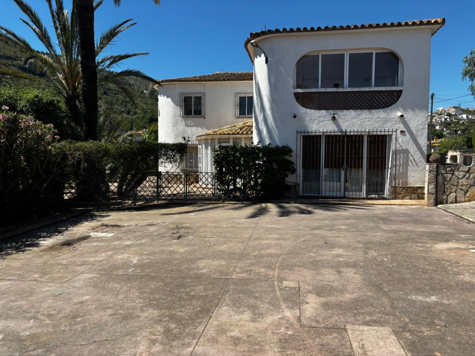 rustic-detached-house-for-sale-walking-distance-to-pedreguer-town-centre-e10 RE02-133028 villa en venta en Pedreguer
