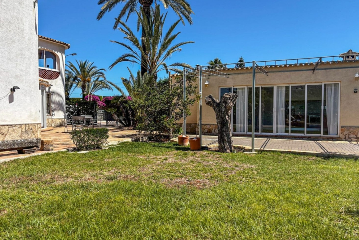 RE02-133028  villa en venta en Pedreguer
