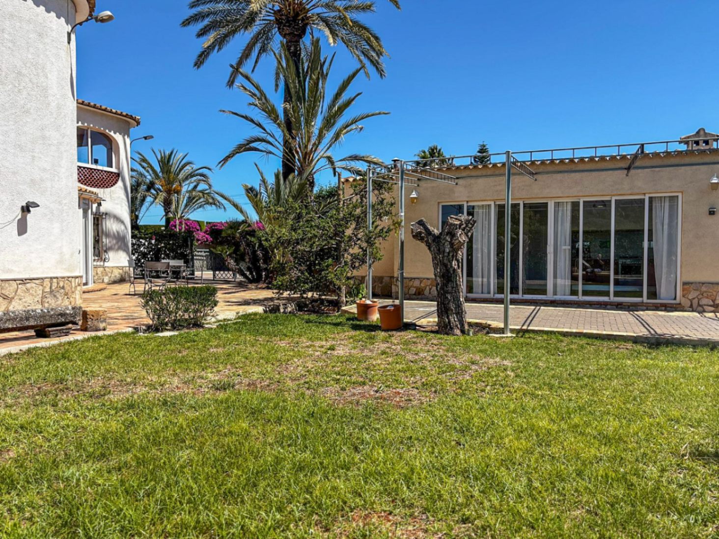 rustic-detached-house-for-sale-walking-distance-to-pedreguer-town-centre-e2 RE02-133028 villa en venta en Pedreguer