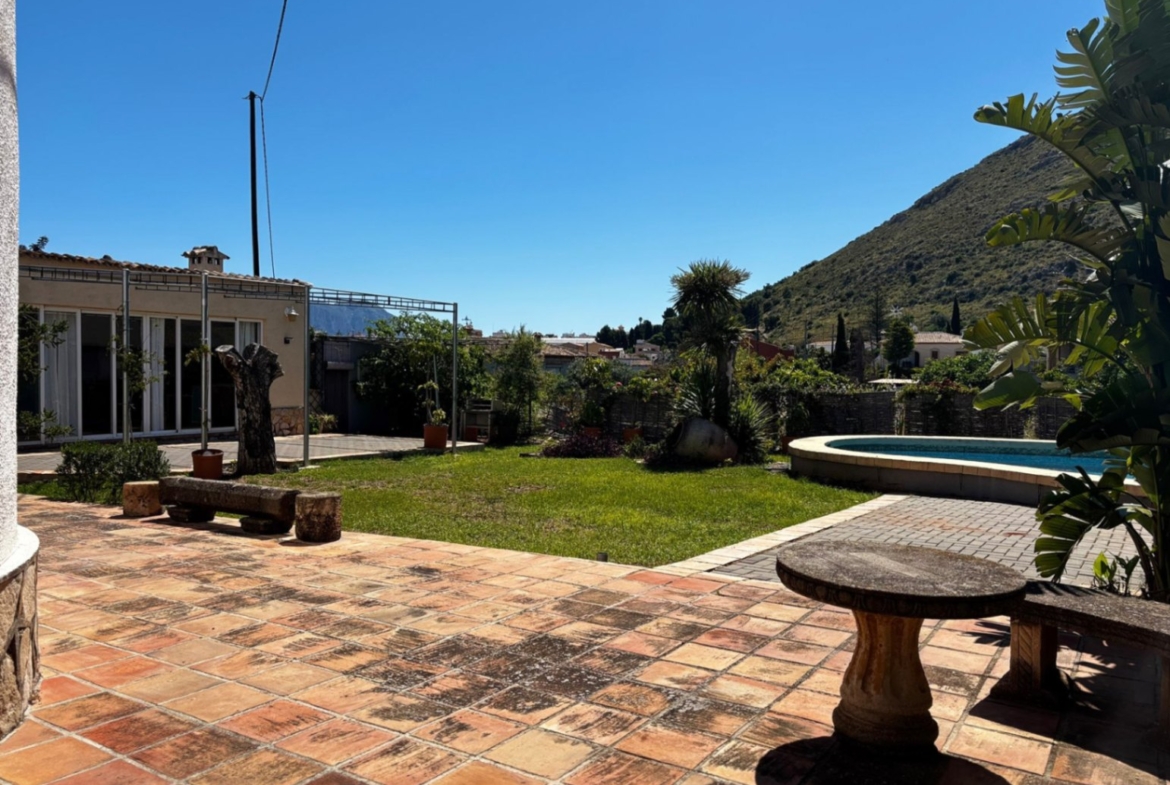 RE02-133028  villa en venta en Pedreguer