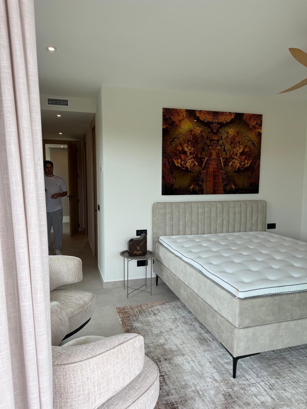 RE08-AOT4J3  Chalet/Villa en venta
