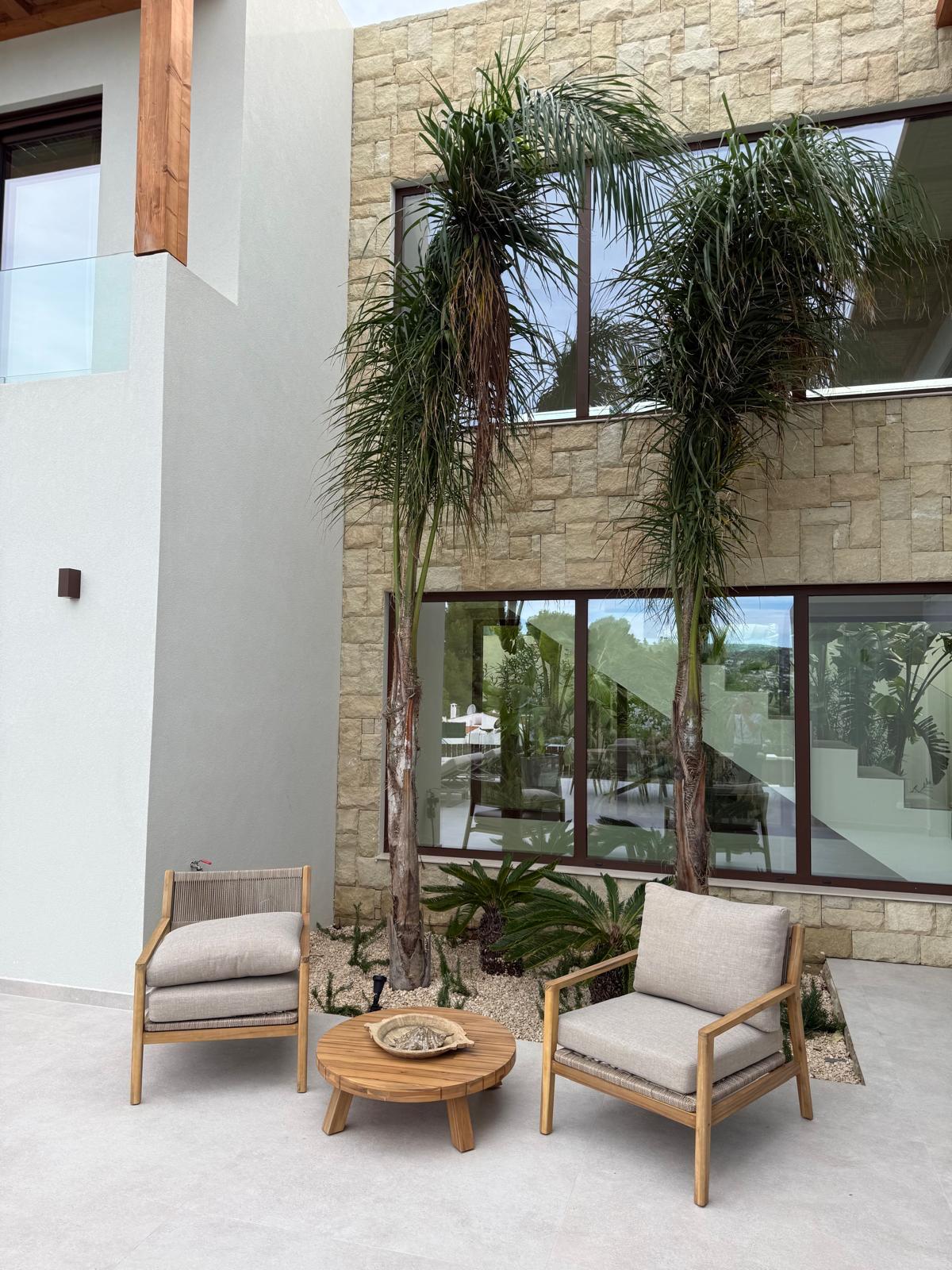 RE08-AOT4J3  Chalet/Villa en venta