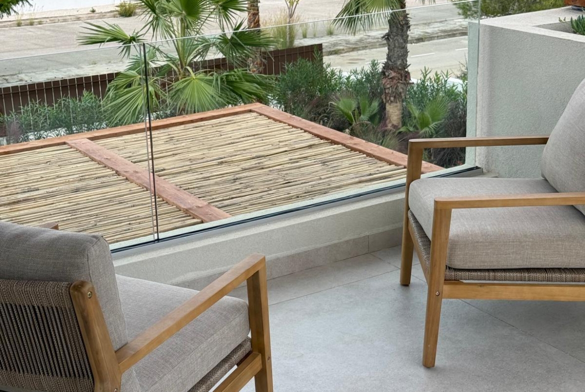 RE08-AOT4J3  Chalet/Villa en venta